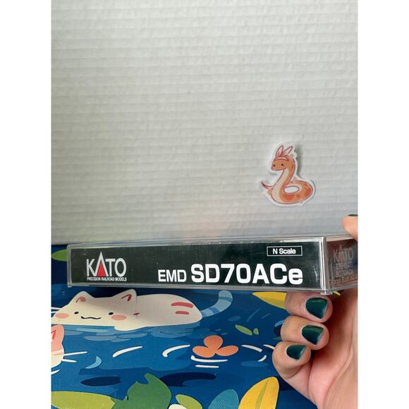 N Scale Kato EMD 176-8411 SD70ACe George Bush #4141 - Picture 9 of 11
